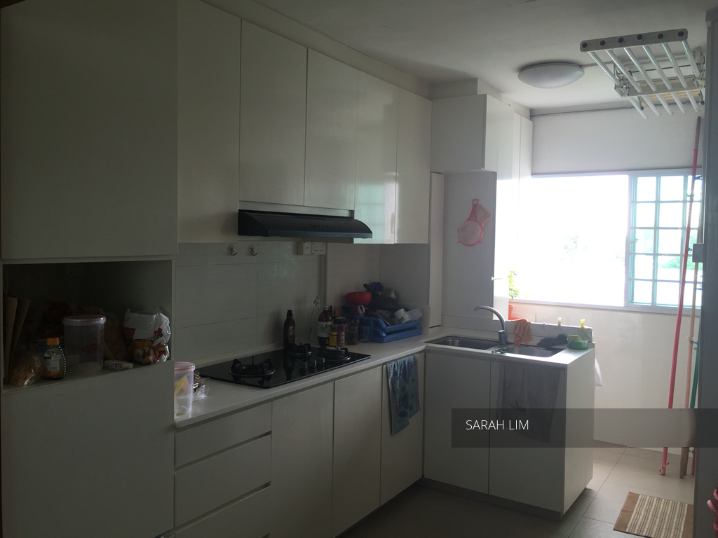 Blk 230 Hougang Avenue 1 (Hougang), HDB Executive #107064382